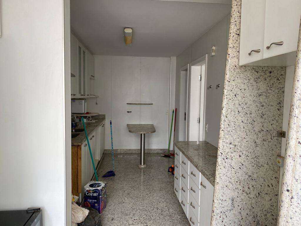 Apartamento à venda com 4 quartos, 270m² - Foto 17