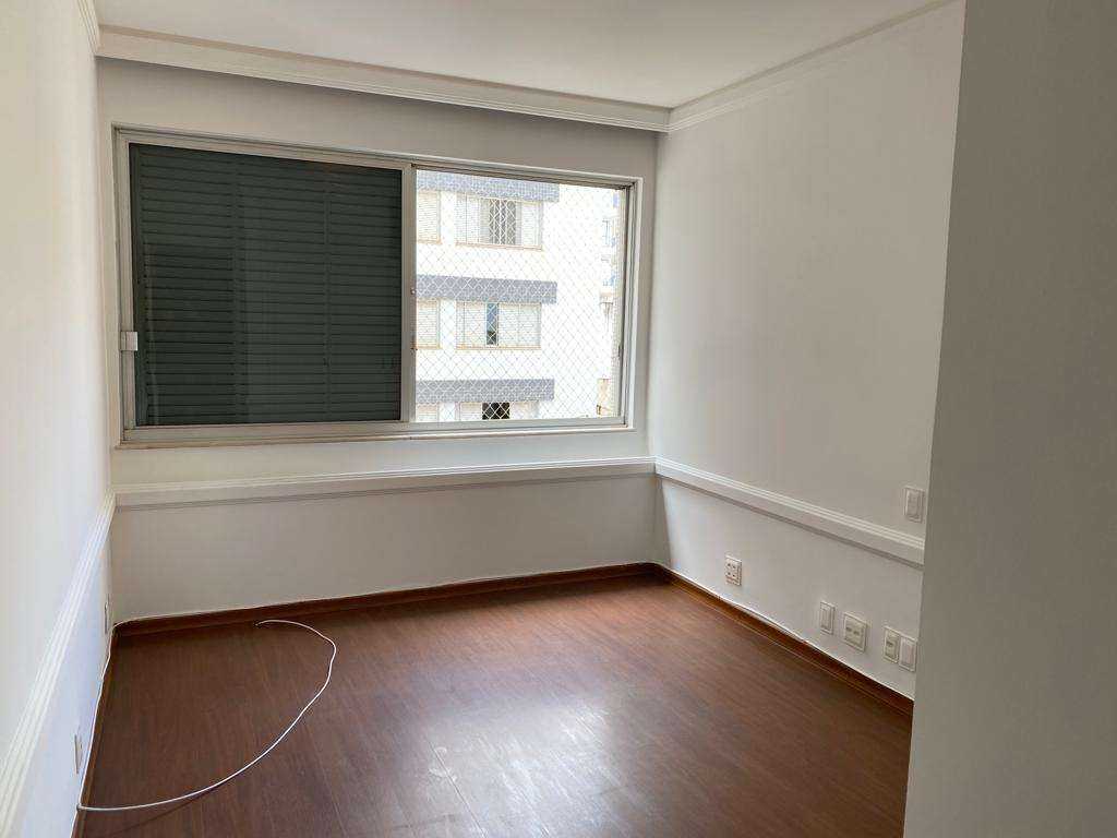 Apartamento à venda com 4 quartos, 270m² - Foto 14