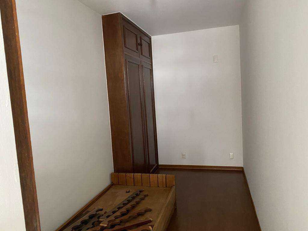 Apartamento à venda com 4 quartos, 270m² - Foto 21