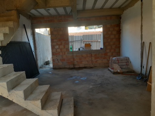 Casa à venda com 3 quartos, 70m² - Foto 2