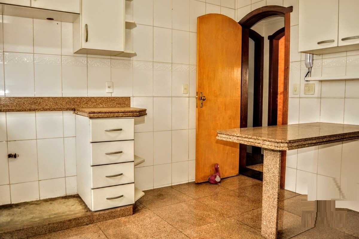 Apartamento à venda com 4 quartos, 137m² - Foto 5