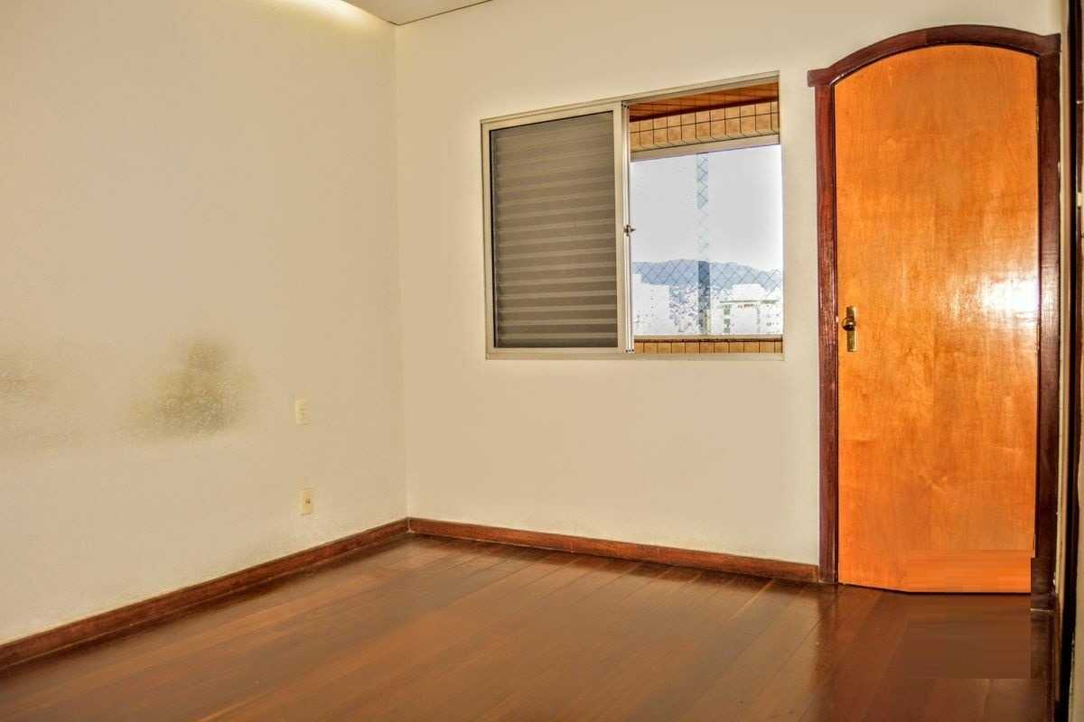 Apartamento à venda com 4 quartos, 137m² - Foto 14