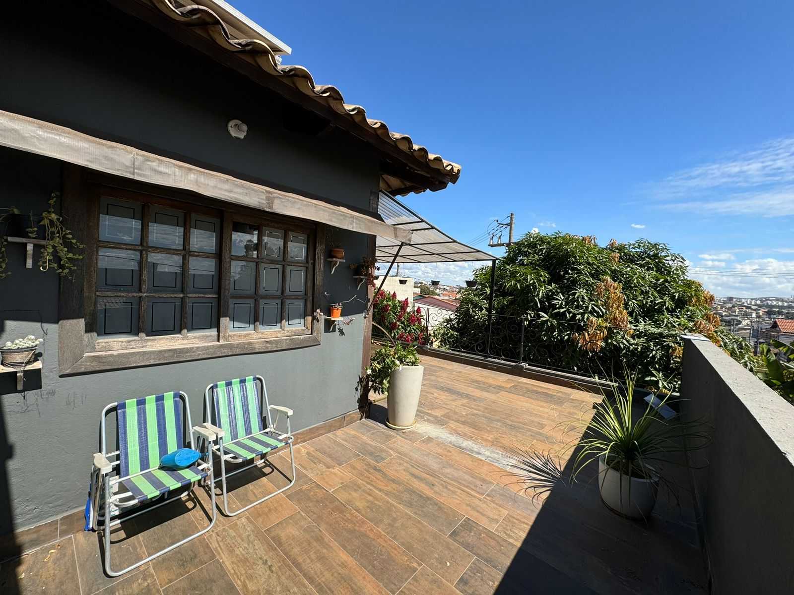 Casa à venda com 4 quartos, 300m² - Foto 5