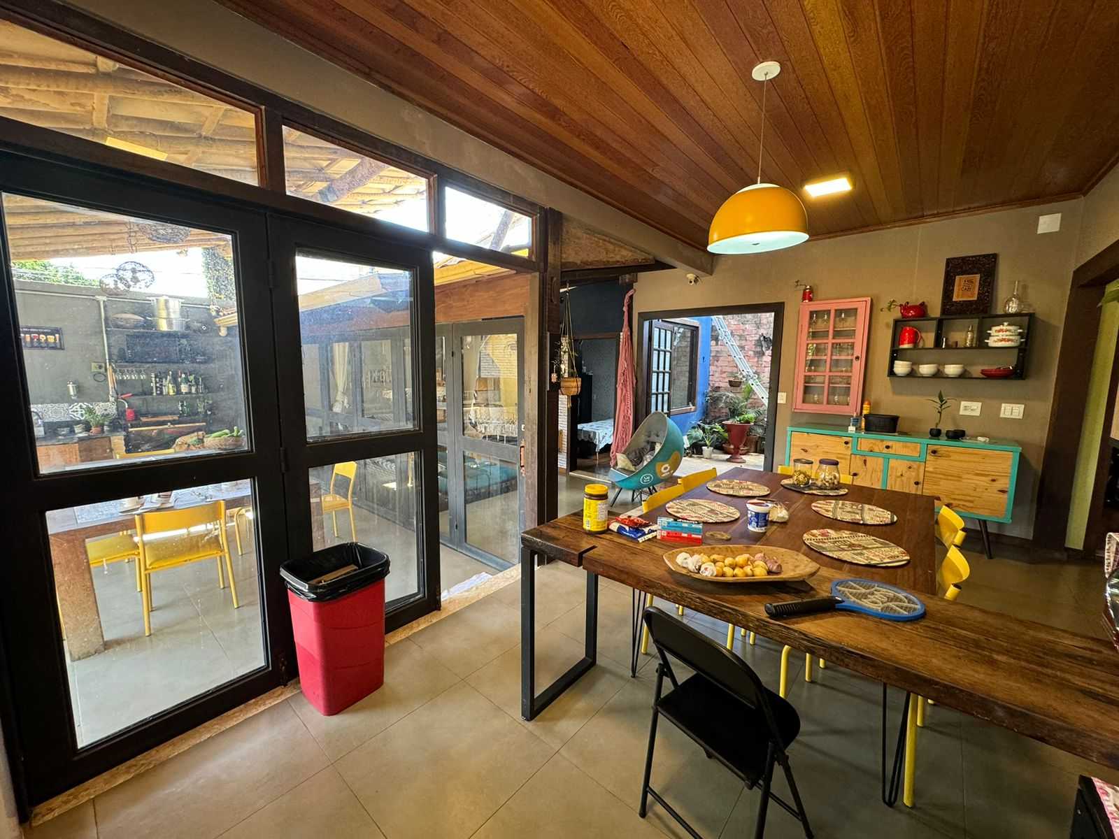 Casa à venda com 4 quartos, 300m² - Foto 17