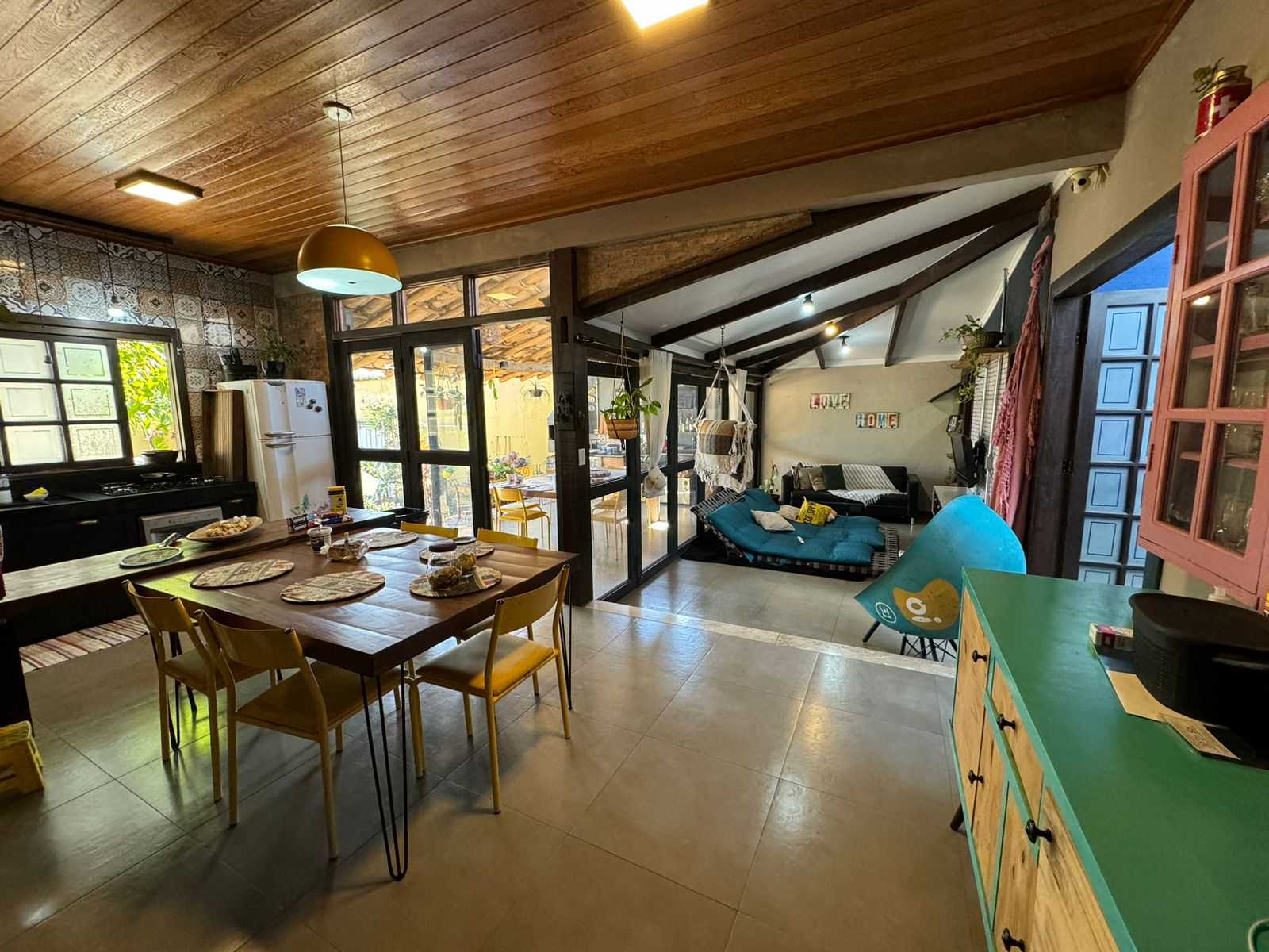 Casa à venda com 4 quartos, 300m² - Foto 18