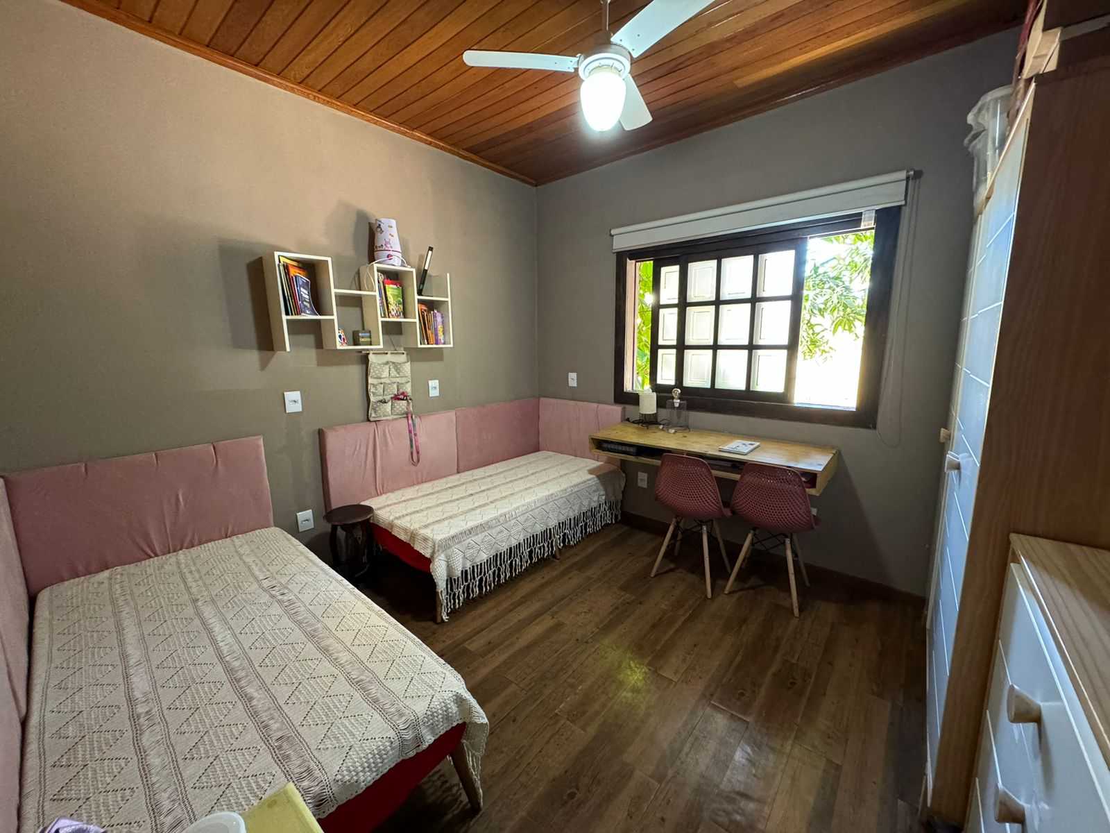 Casa à venda com 4 quartos, 300m² - Foto 25