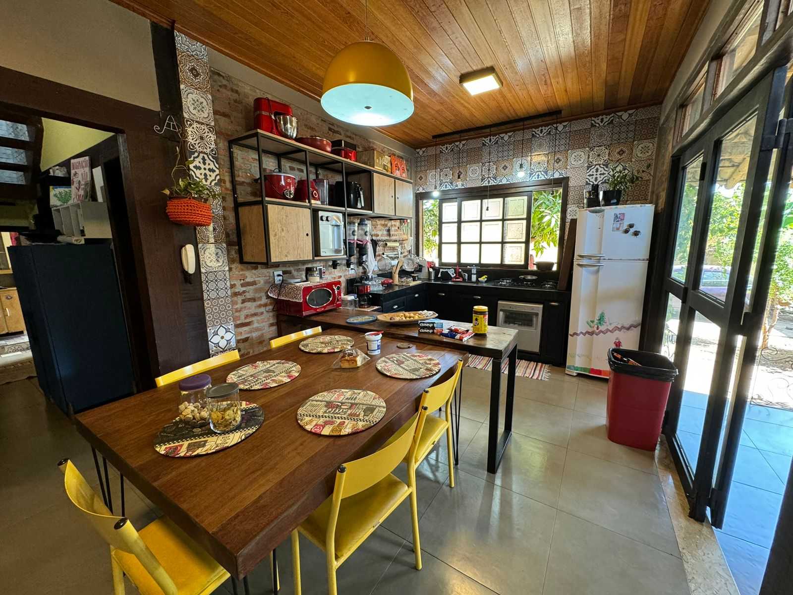 Casa à venda com 4 quartos, 300m² - Foto 15