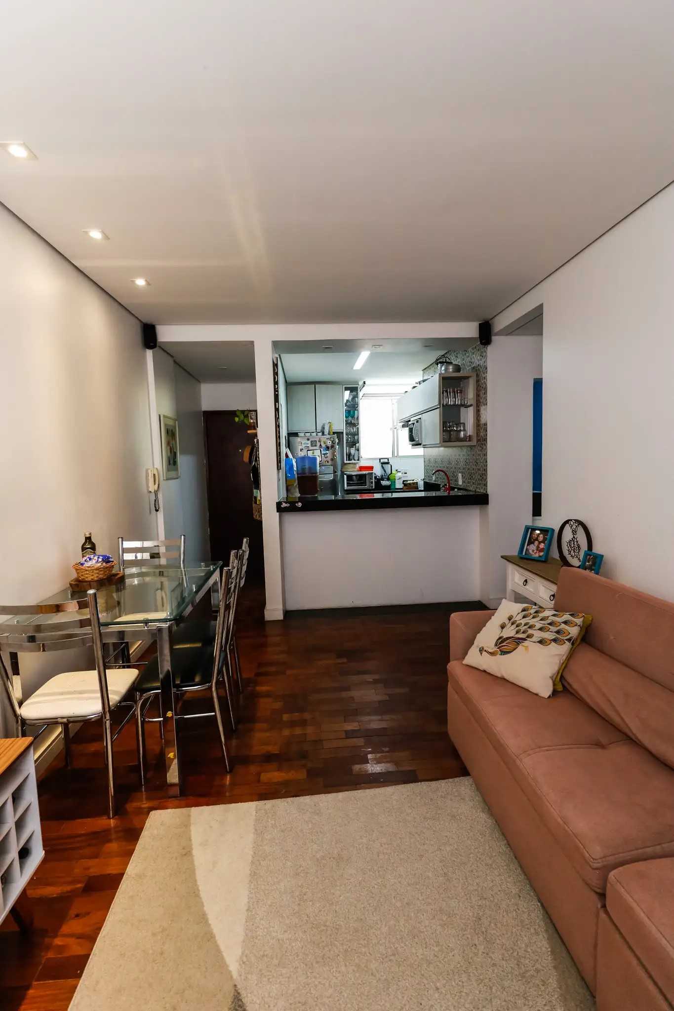 Apartamento à venda com 2 quartos, 60m² - Foto 1