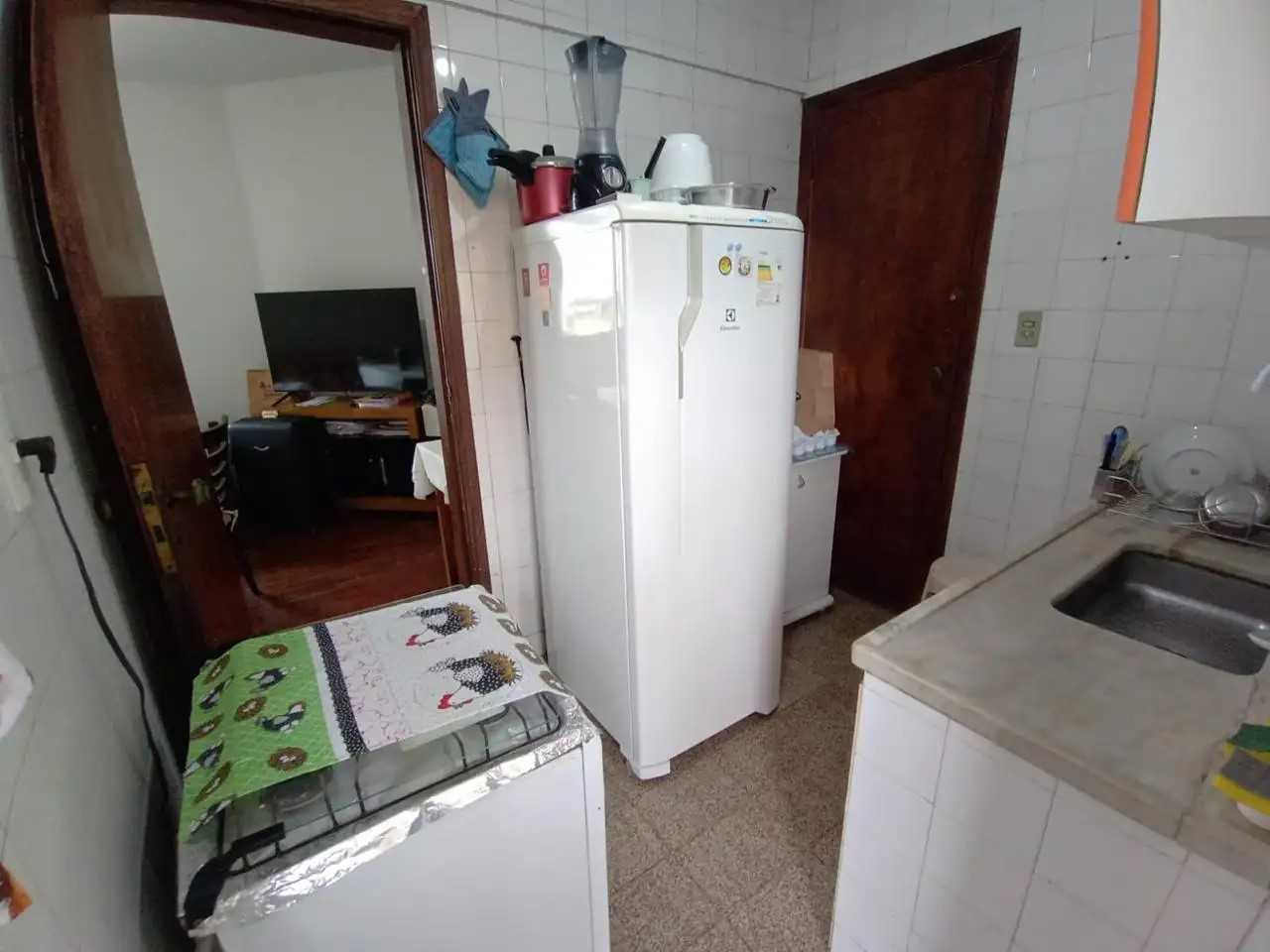 Apartamento à venda com 2 quartos, 60m² - Foto 2