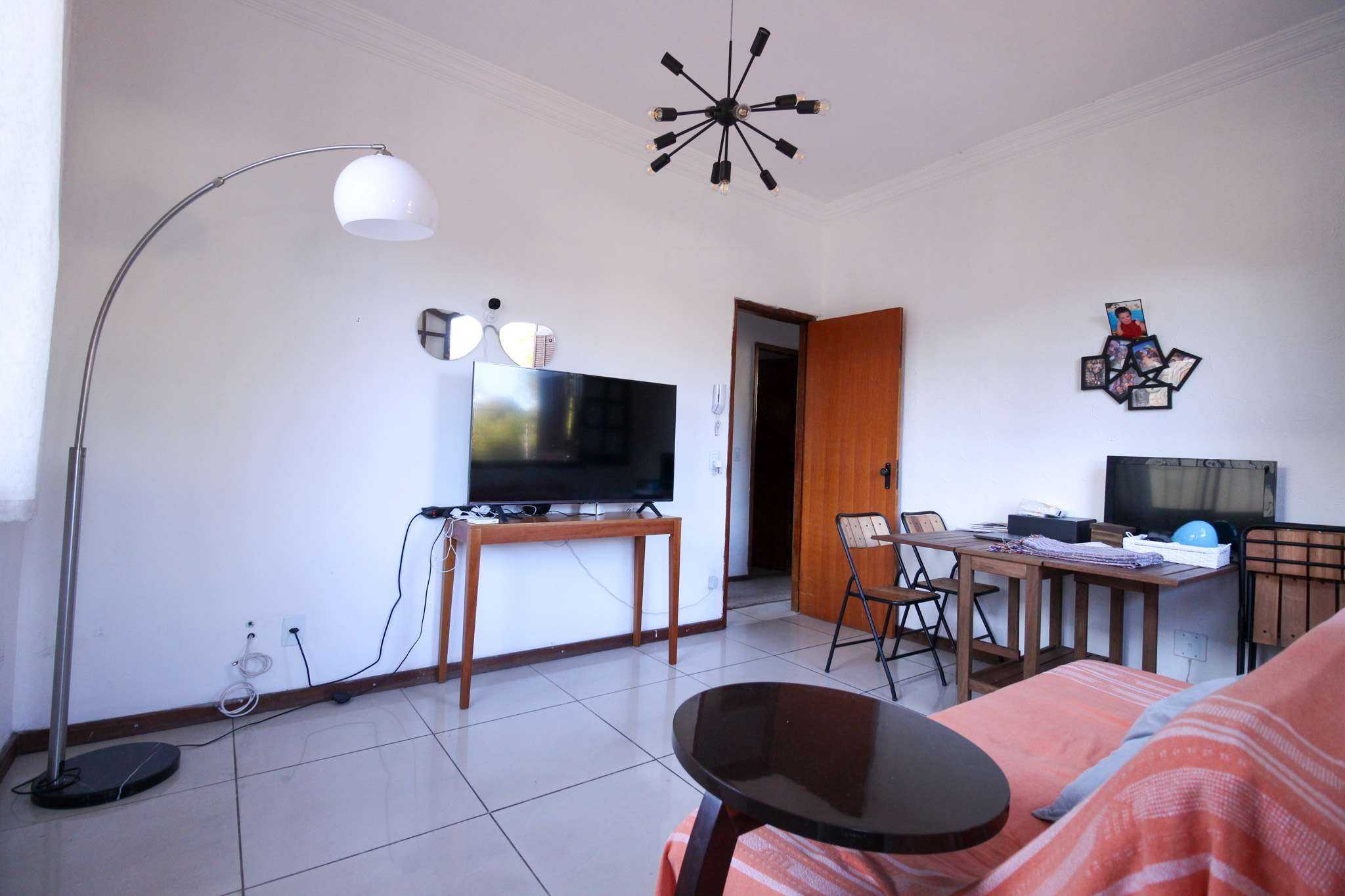 Apartamento à venda com 2 quartos, 60m² - Foto 2