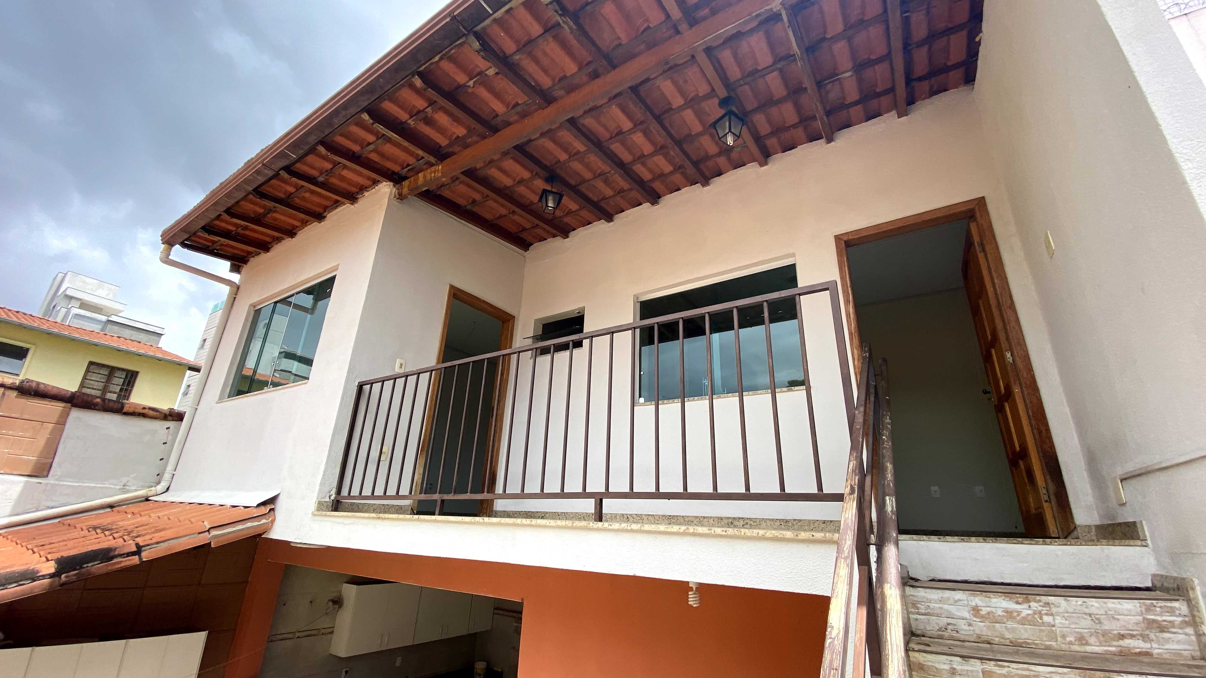 Casa à venda com 5 quartos, 250m² - Foto 1