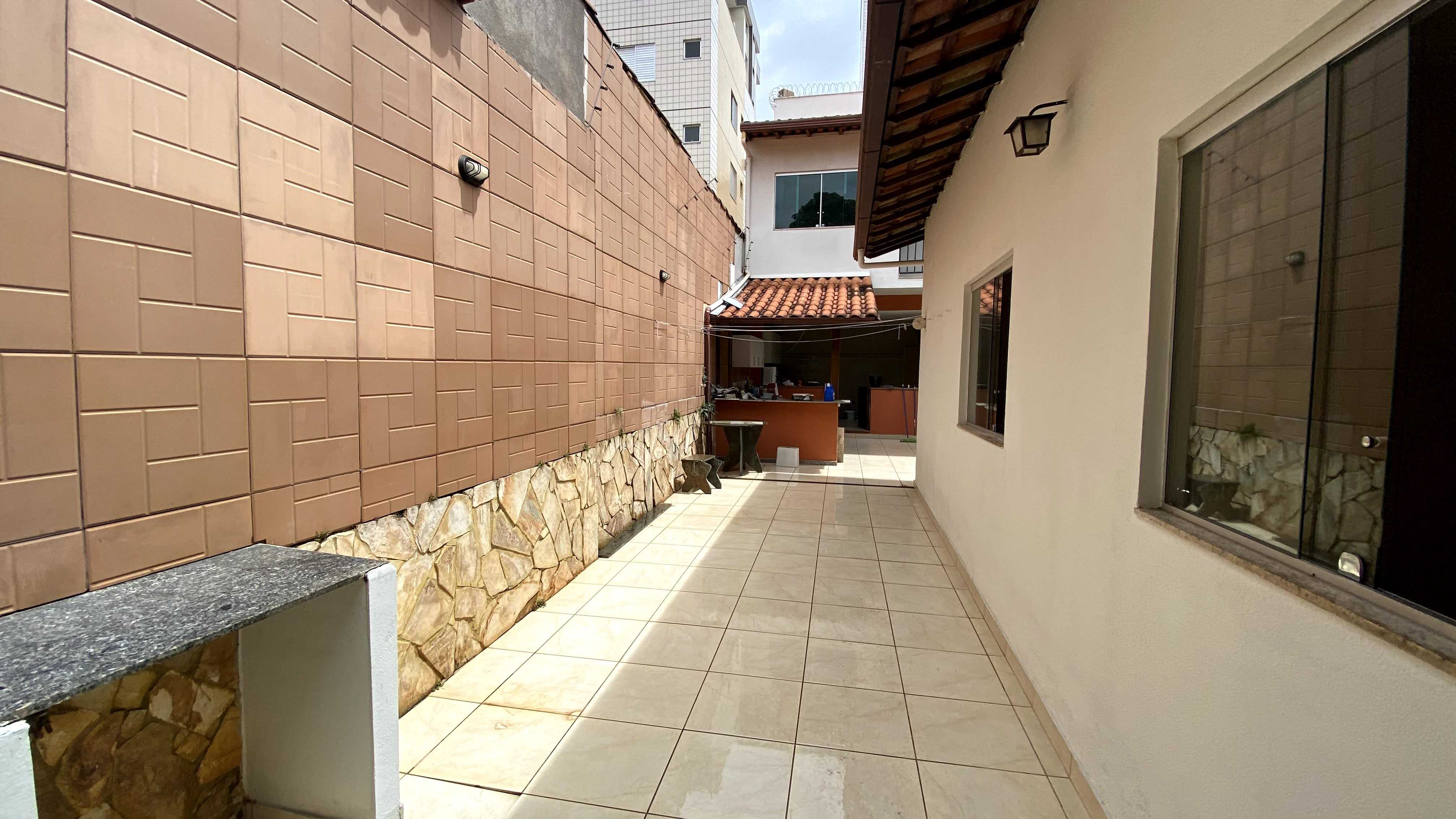 Casa à venda com 5 quartos, 250m² - Foto 13