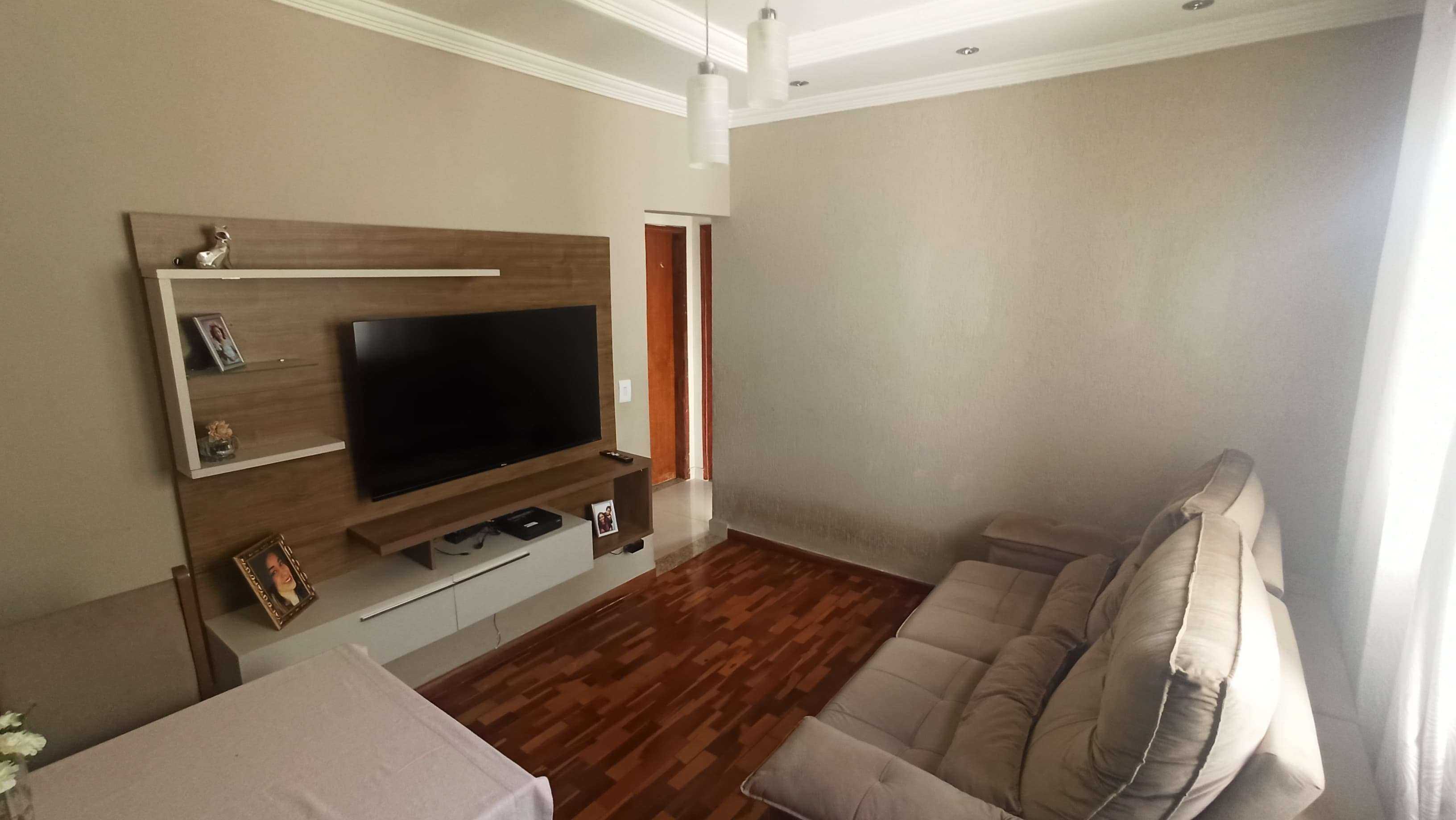 Apartamento à venda com 2 quartos, 60m² - Foto 1