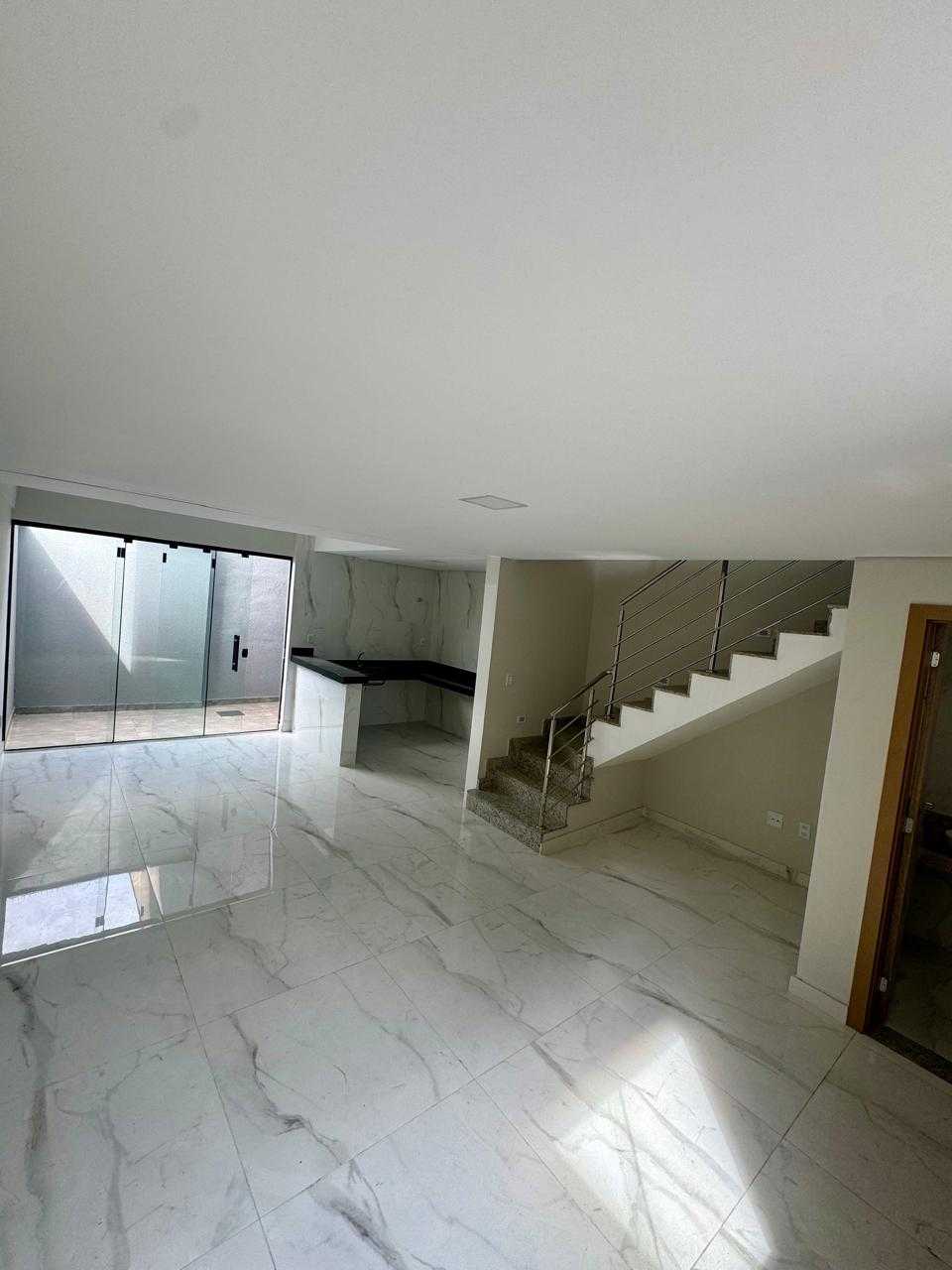 Casa à venda com 3 quartos, 102m² - Foto 4