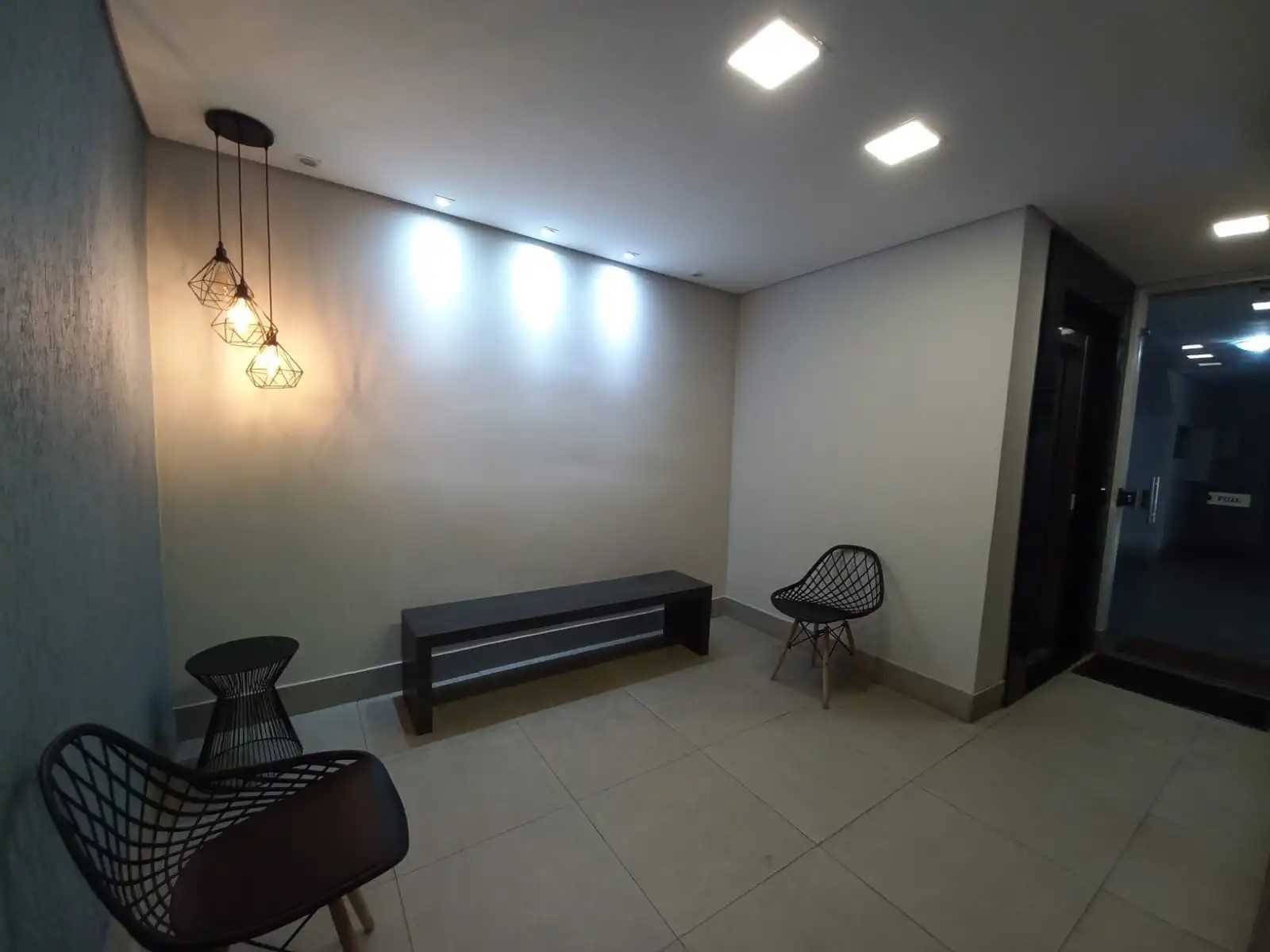 Apartamento à venda com 2 quartos, 60m² - Foto 1