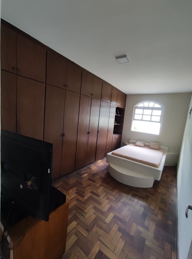 Casa para alugar com 5 quartos, 360m² - Foto 18