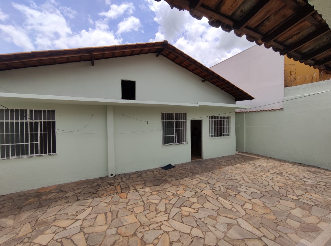 Casa para alugar com 5 quartos, 360m² - Foto 9