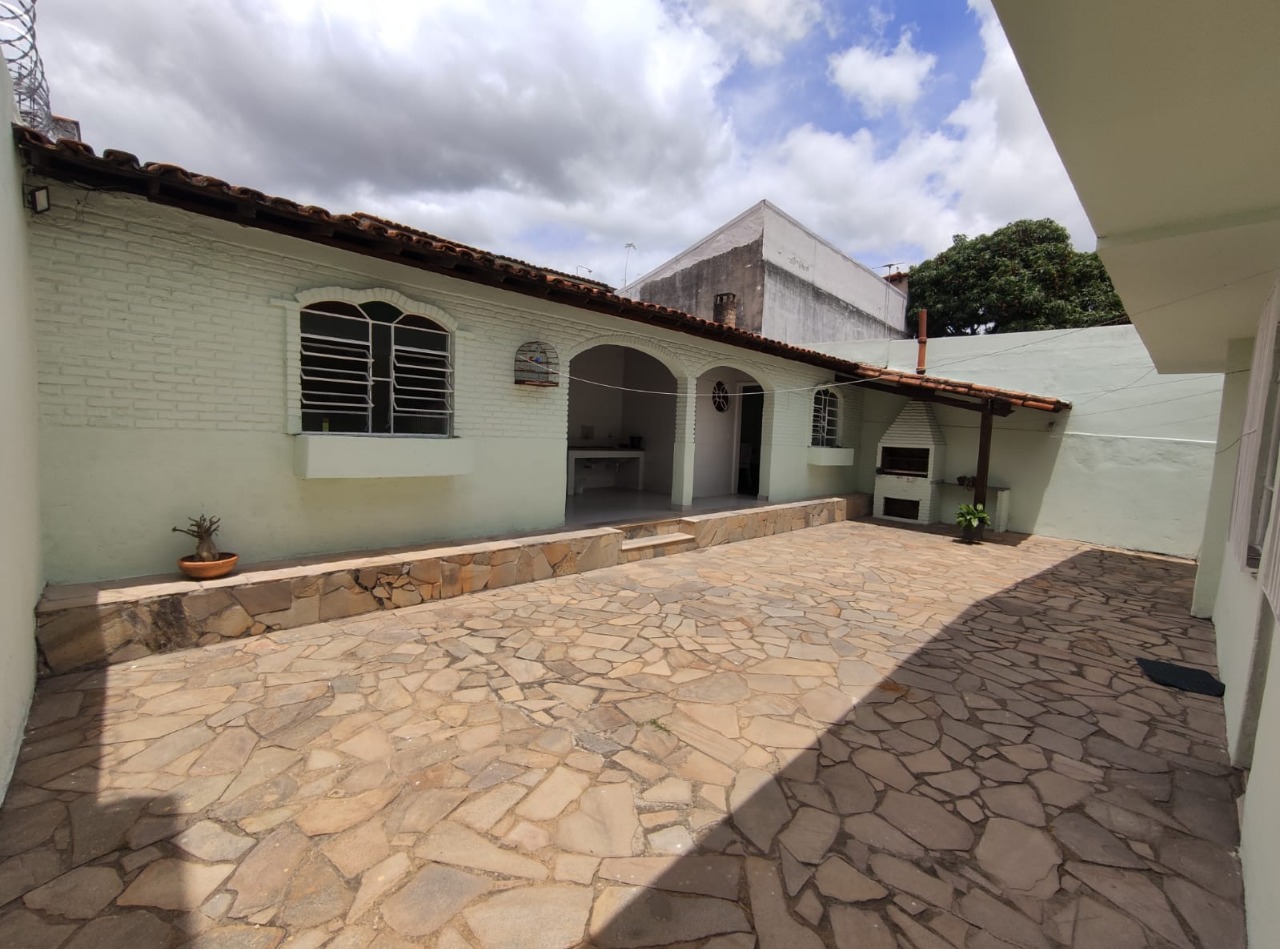 Casa para alugar com 5 quartos, 360m² - Foto 10