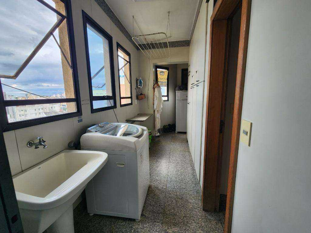 Apartamento à venda com 4 quartos, 241m² - Foto 19