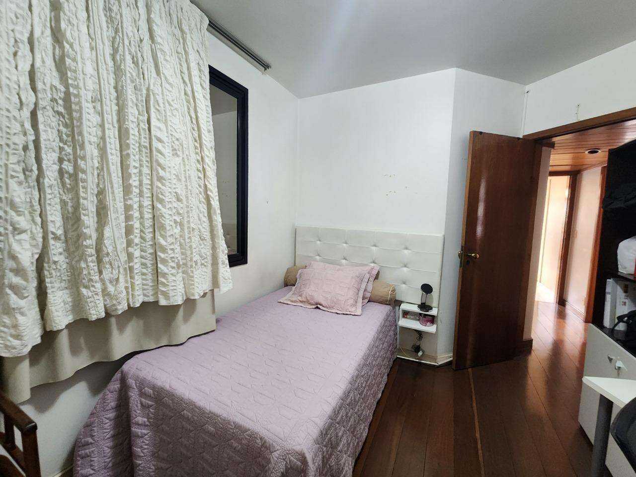 Apartamento à venda com 4 quartos, 241m² - Foto 6