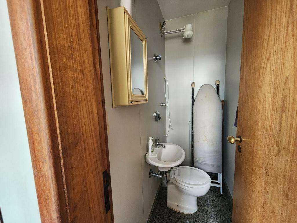 Apartamento à venda com 4 quartos, 241m² - Foto 17