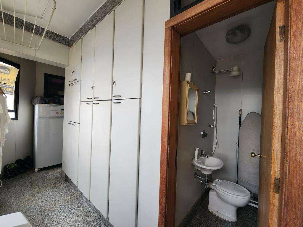 Apartamento à venda com 4 quartos, 241m² - Foto 18