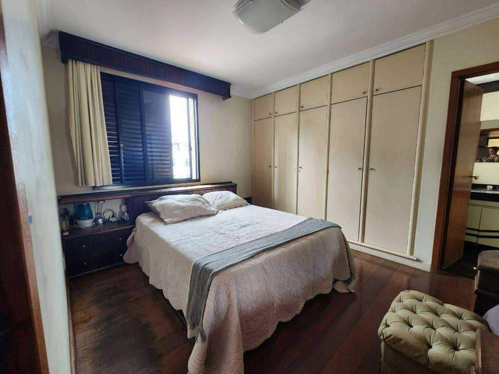 Apartamento à venda com 4 quartos, 241m² - Foto 10