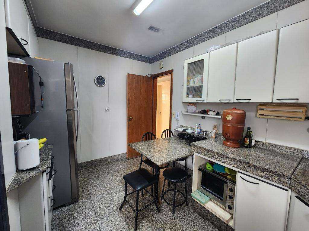 Apartamento à venda com 4 quartos, 241m² - Foto 13