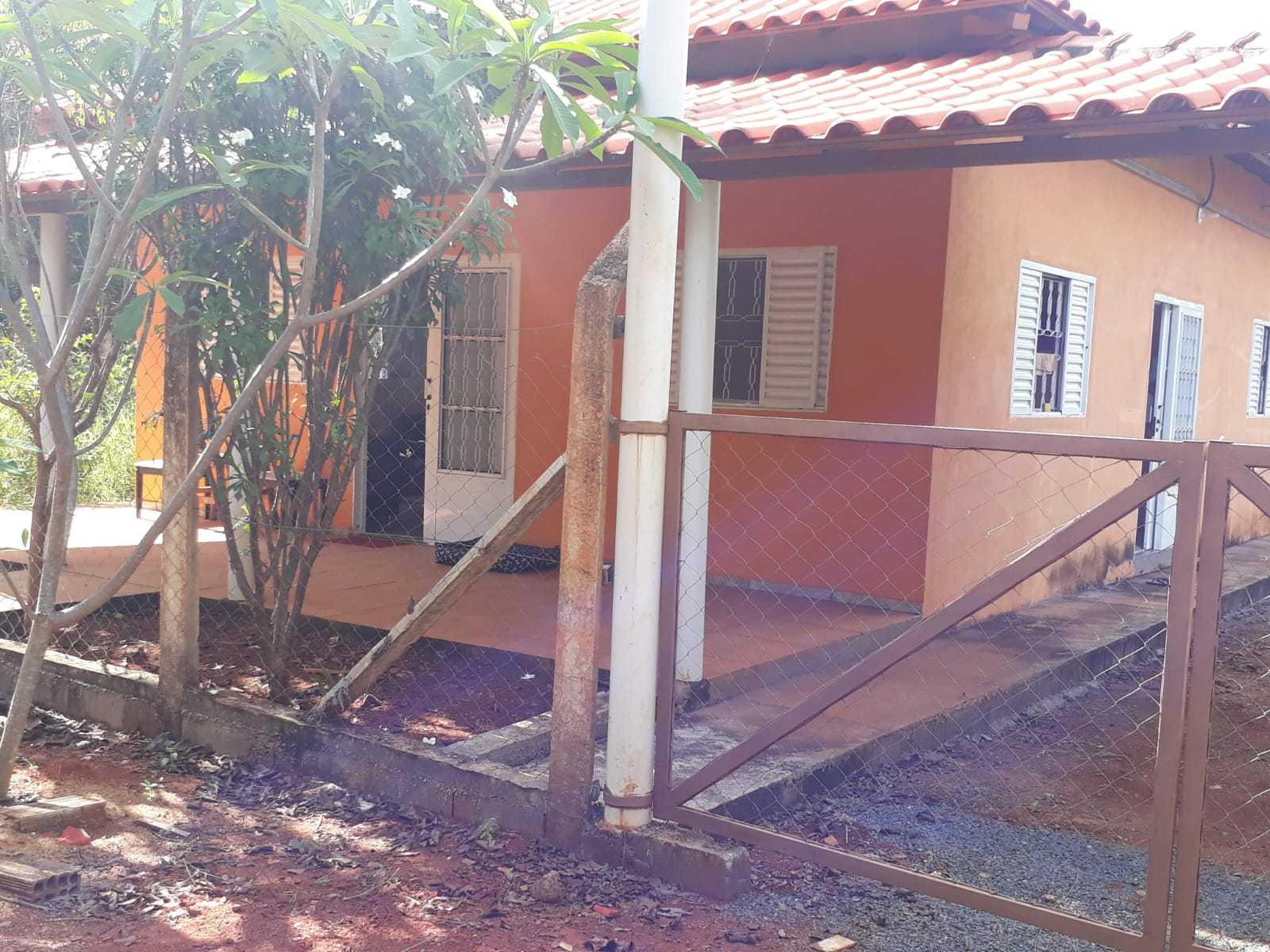 Chácara à venda com 4 quartos, 400m² - Foto 2