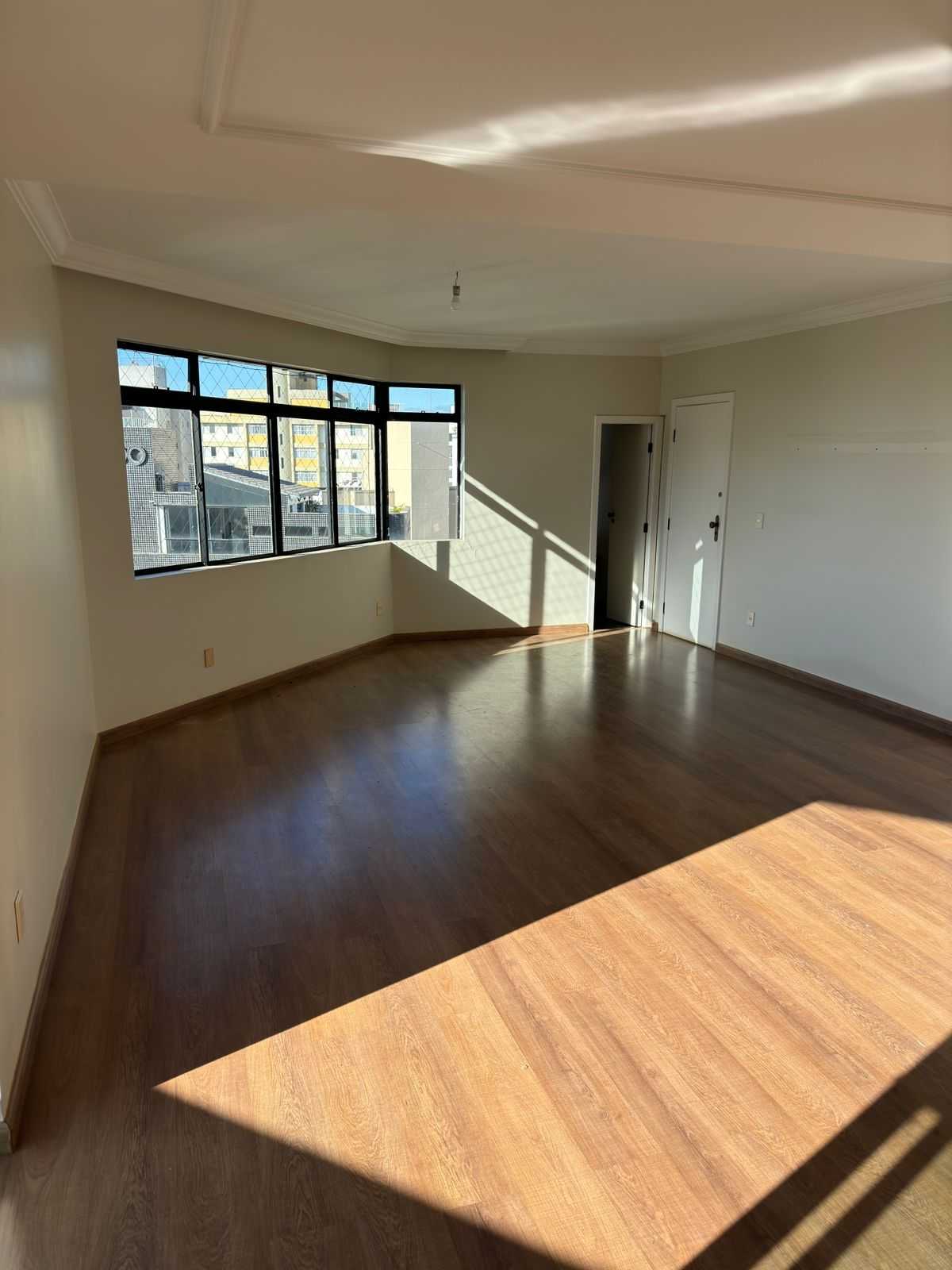 Apartamento à venda com 2 quartos, 181m² - Foto 3