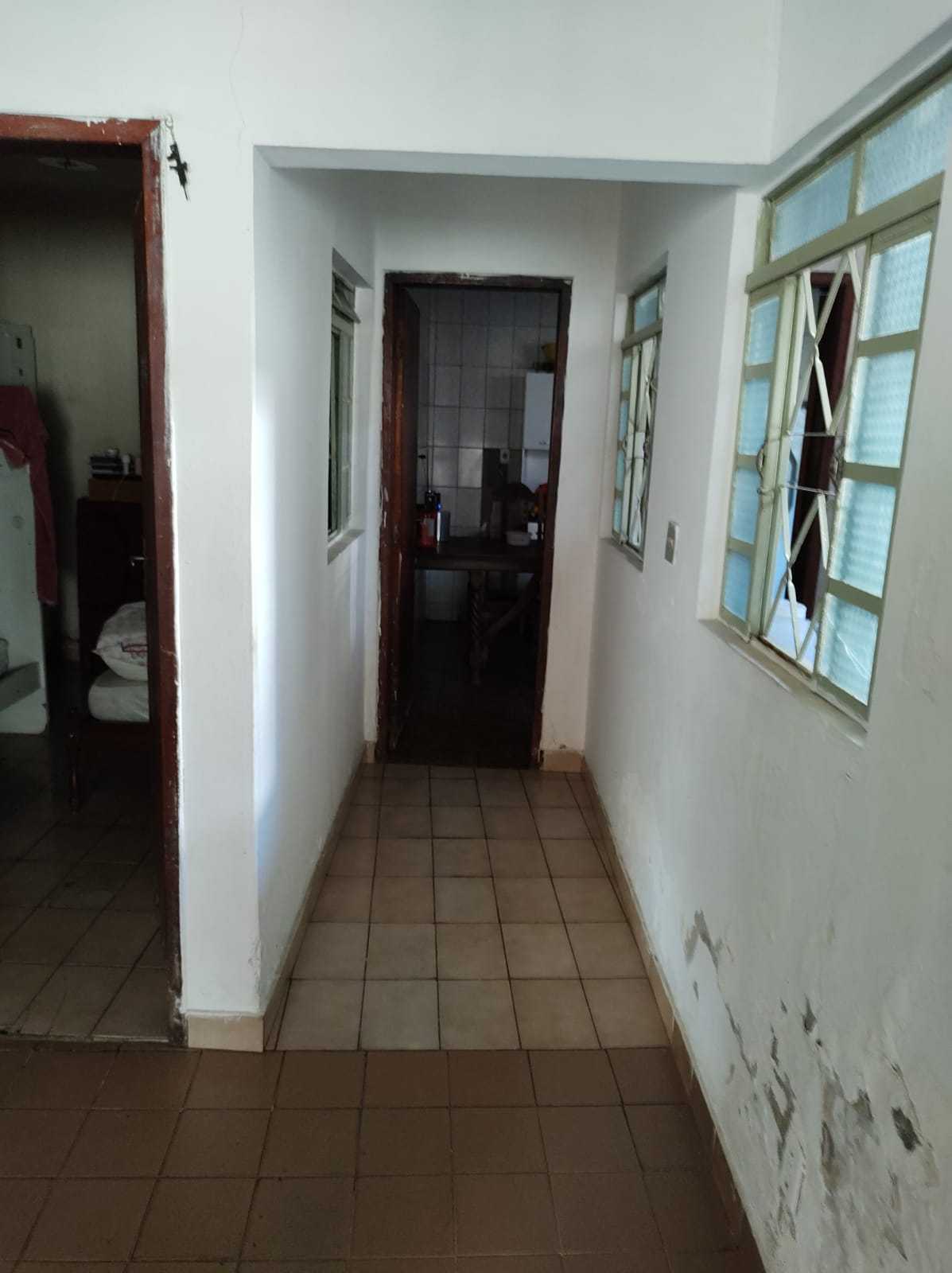 Casa à venda com 3 quartos, 70m² - Foto 8