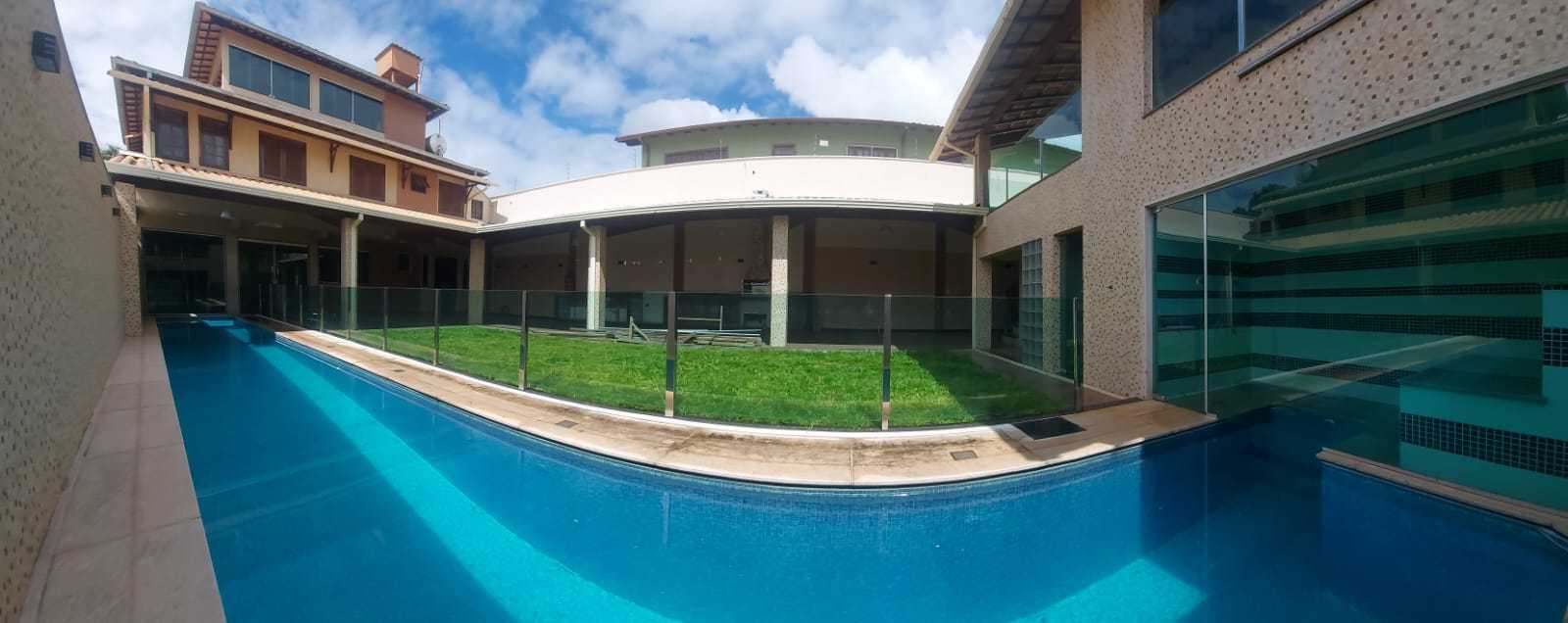 Casa à venda com 4 quartos, 640m² - Foto 1