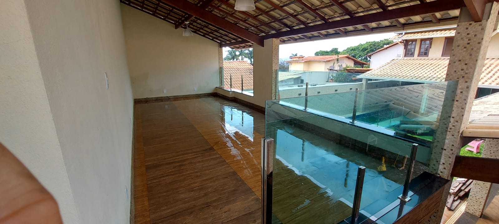 Casa à venda com 4 quartos, 640m² - Foto 2