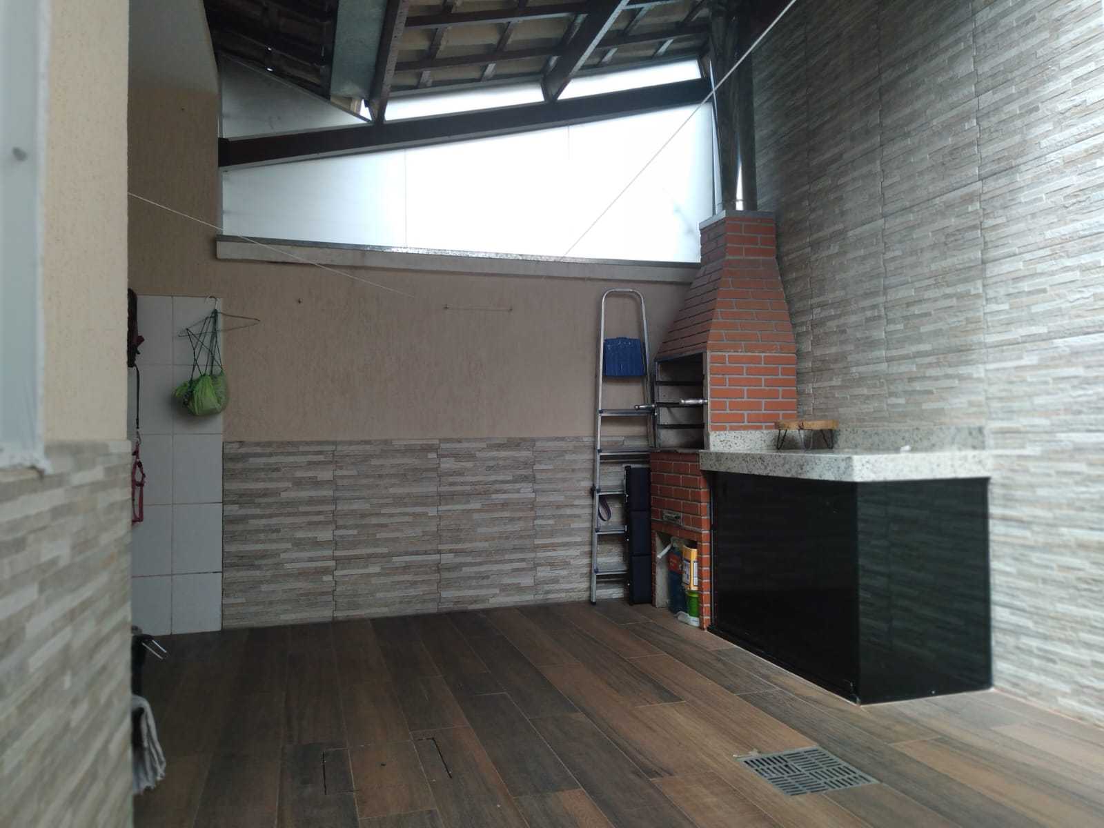 Casa à venda com 2 quartos, 81m² - Foto 1