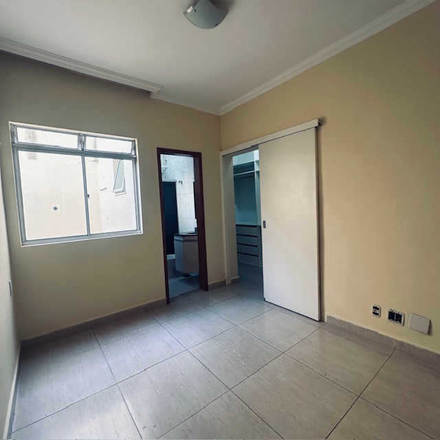 Apartamento à venda com 3 quartos, 75m² - Foto 9