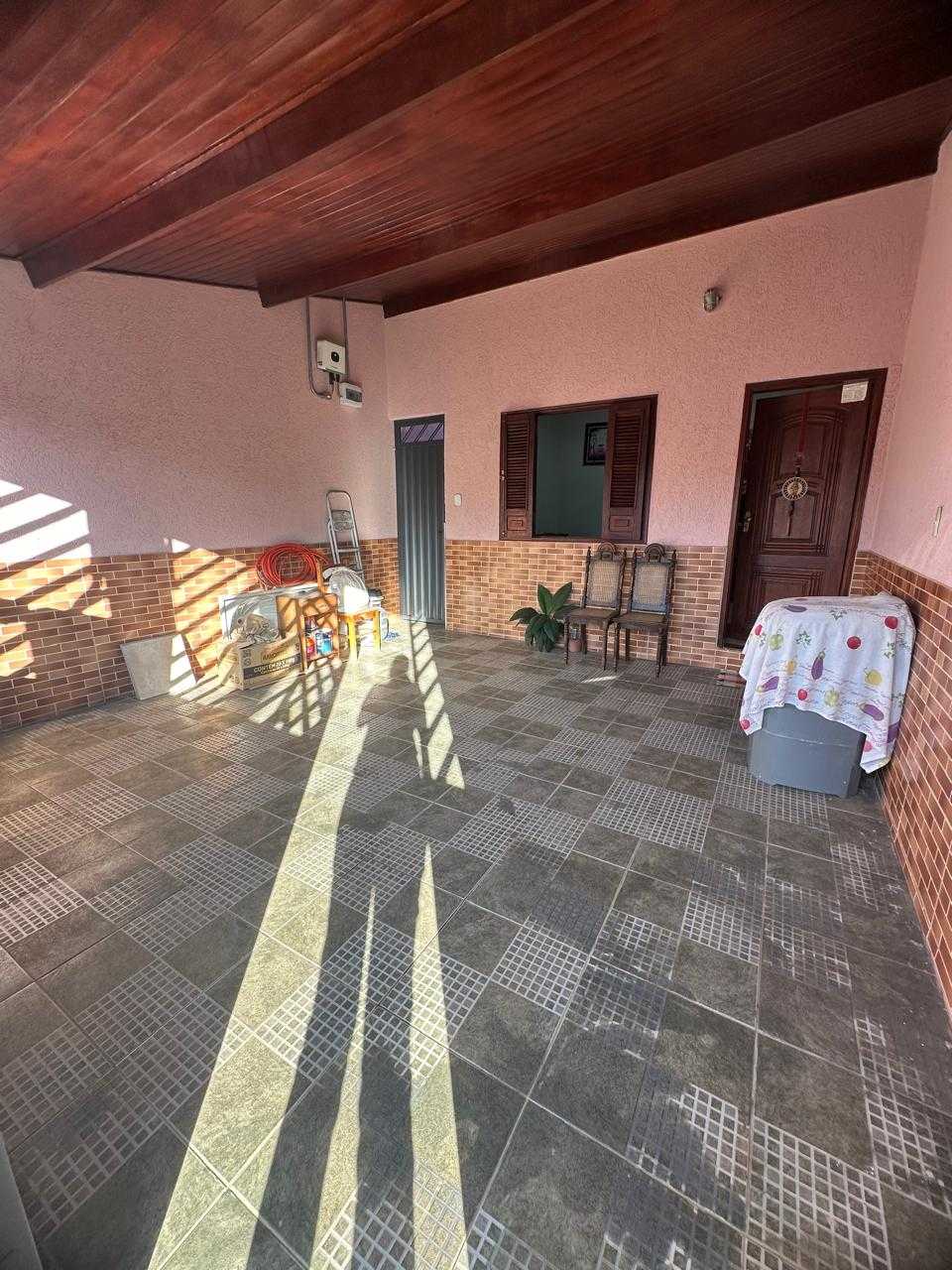 Casa à venda com 2 quartos, 80m² - Foto 2