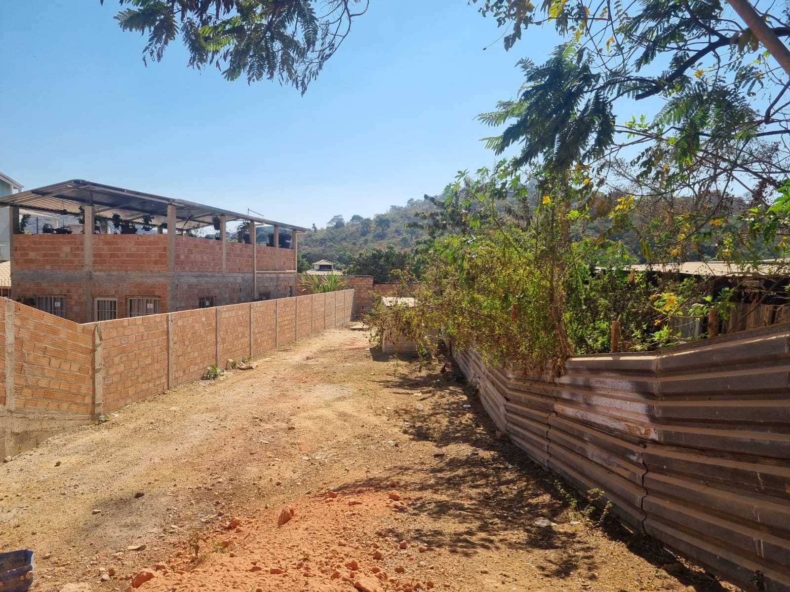 Terreno à venda, 200m² - Foto 1