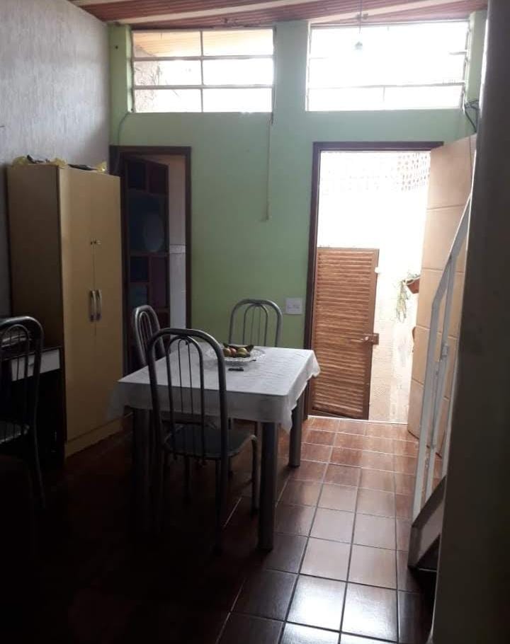 Casa à venda com 3 quartos, 90m² - Foto 1