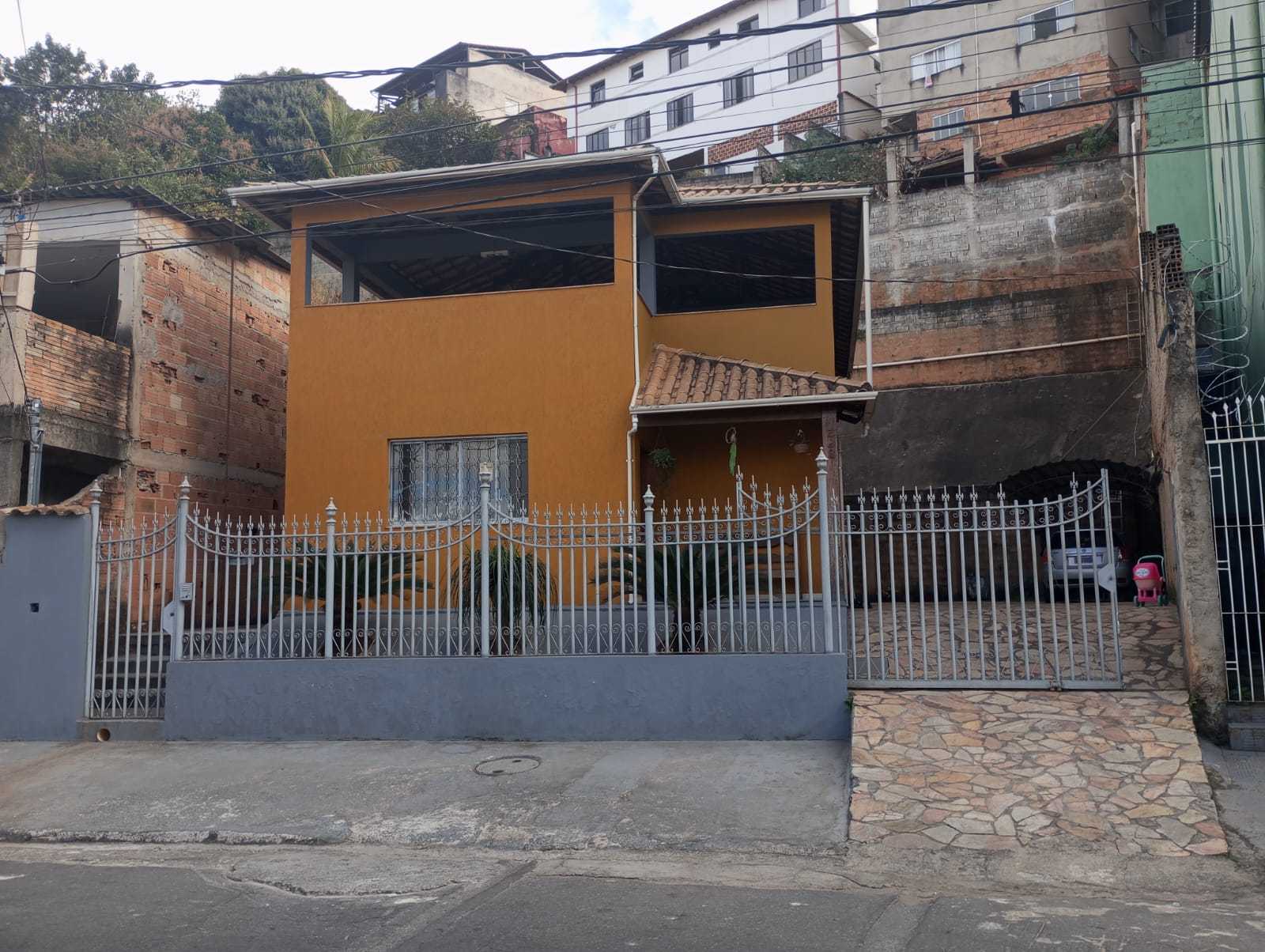 Casa à venda com 3 quartos, 110m² - Foto 1