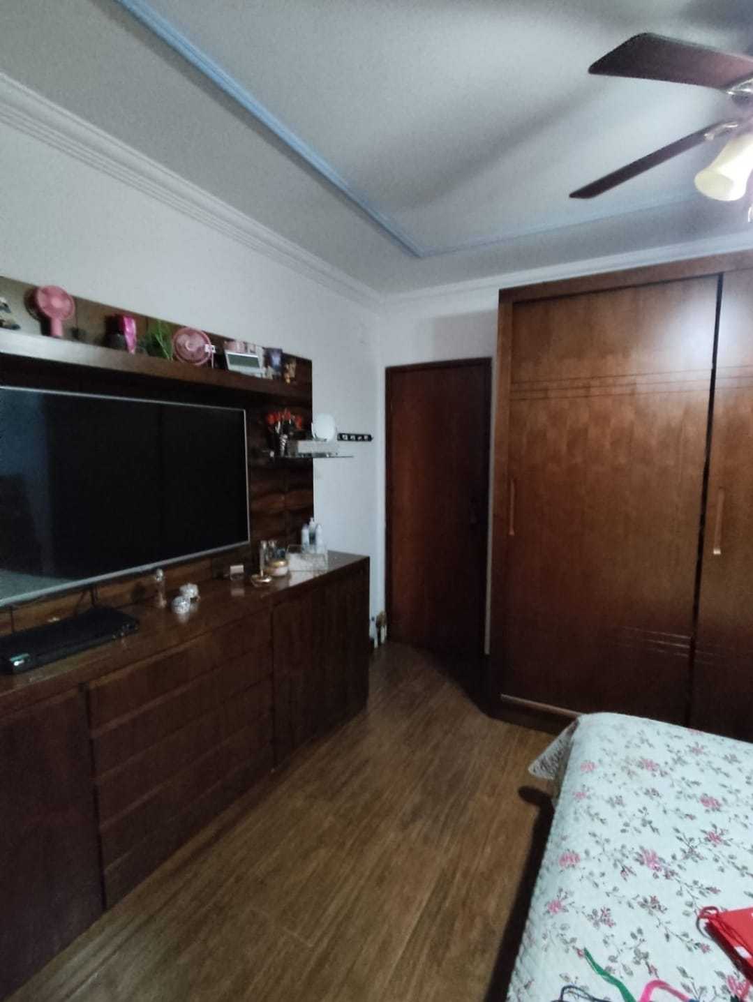 Casa à venda com 7 quartos, 280m² - Foto 13