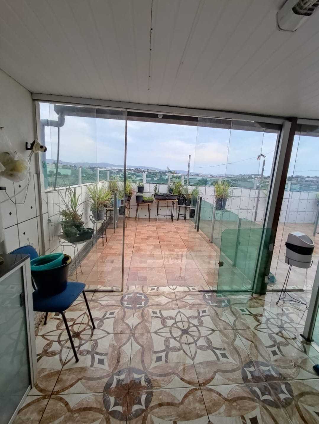 Casa à venda com 7 quartos, 280m² - Foto 2