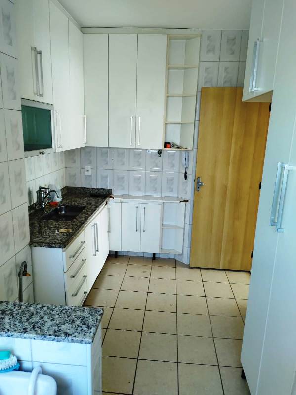 Apartamento à venda com 3 quartos, 80m² - Foto 1