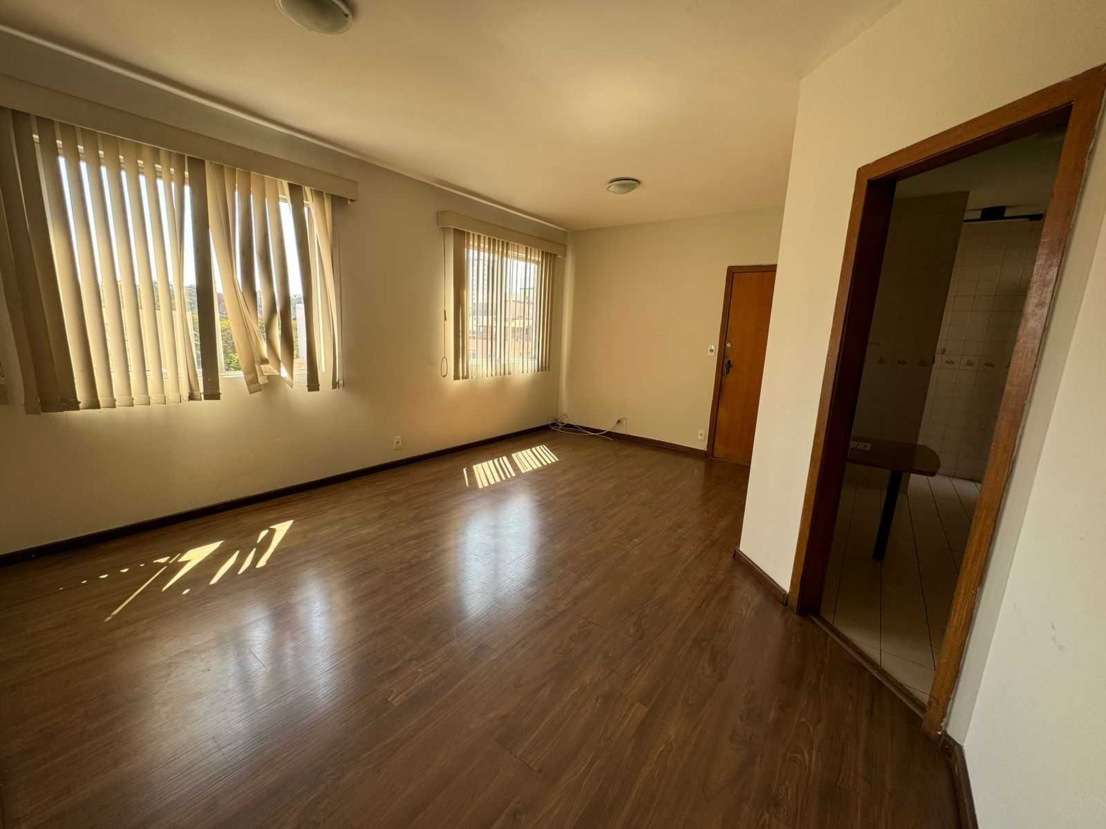 Apartamento à venda com 4 quartos, 86m² - Foto 1