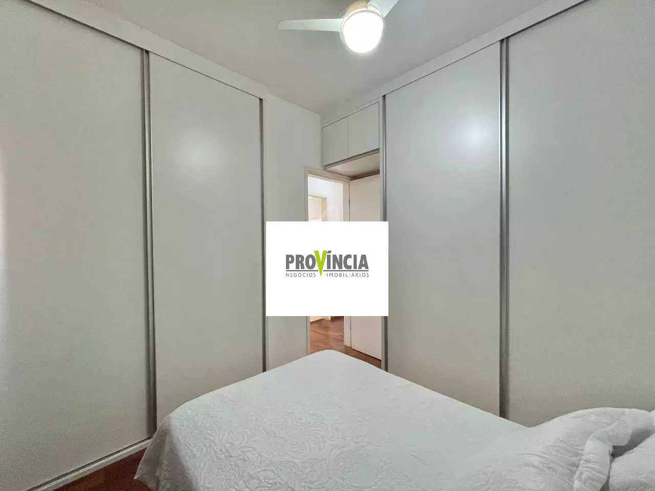 Apartamento à venda com 3 quartos, 77m² - Foto 1