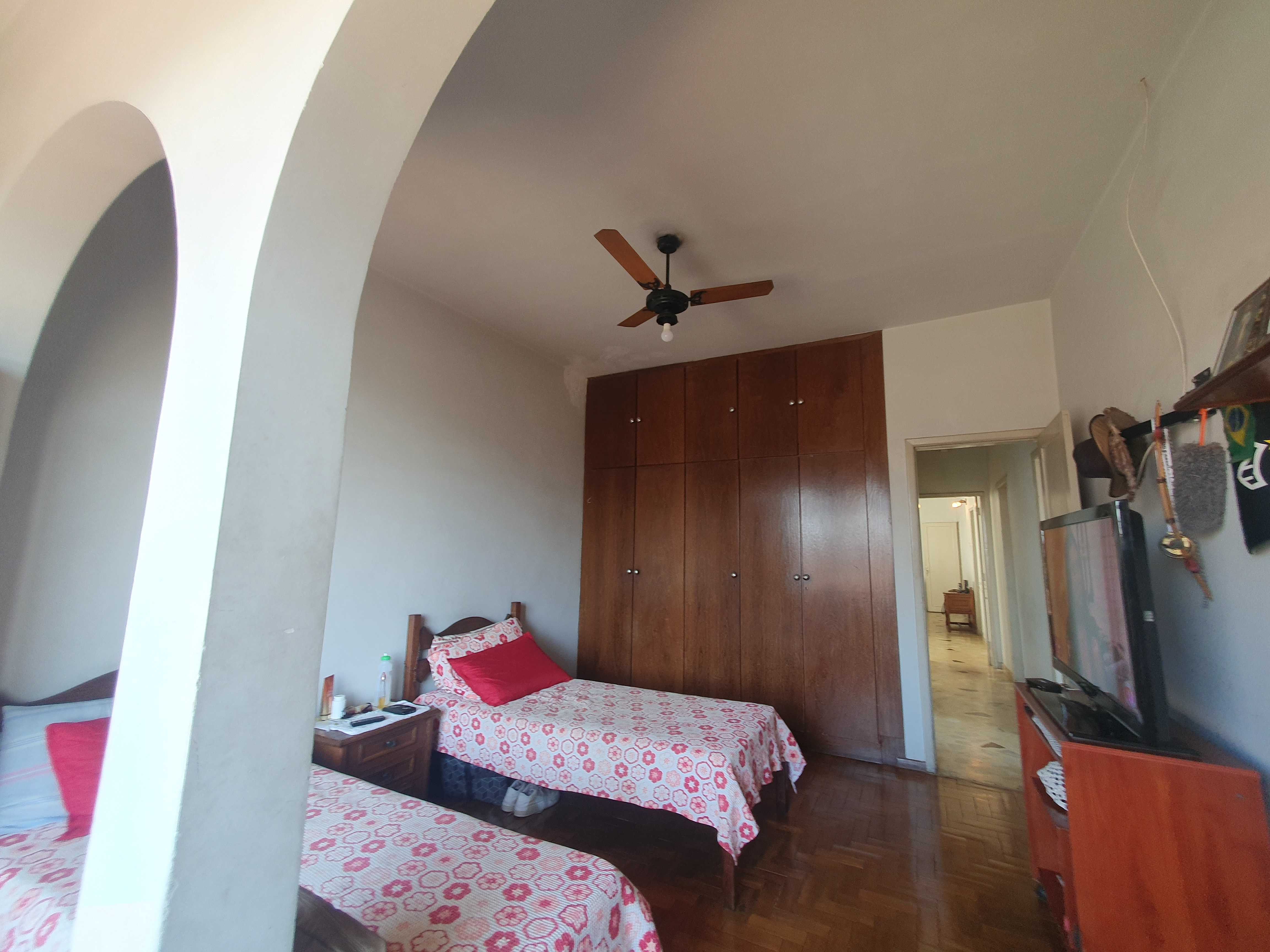 Casa à venda com 3 quartos, 370m² - Foto 9