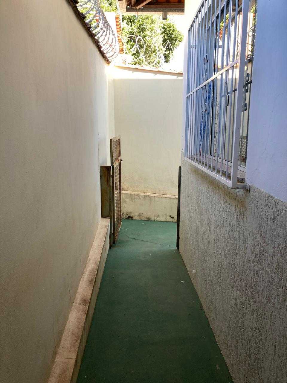 Casa à venda com 4 quartos, 1080m² - Foto 20