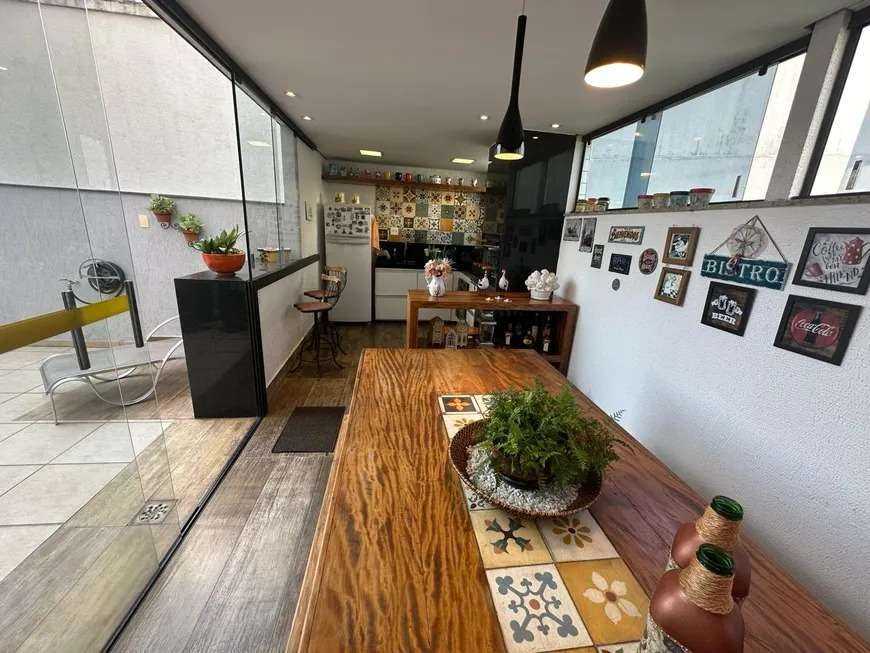 Apartamento à venda com 4 quartos, 212m² - Foto 2