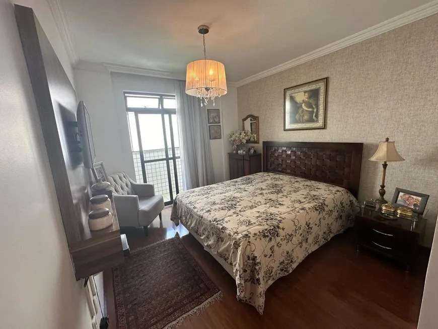 Apartamento à venda com 4 quartos, 212m² - Foto 11