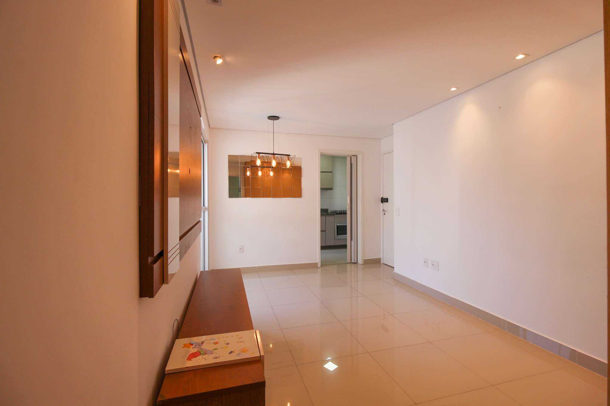 Apartamento à venda com 2 quartos, 61m² - Foto 1