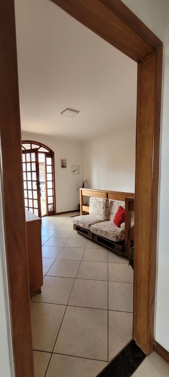 Casa à venda com 4 quartos, 253m² - Foto 18